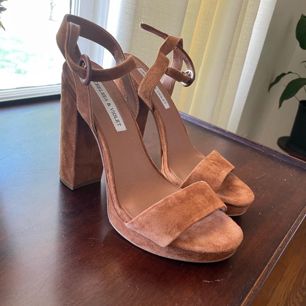 Chelsea & Violet Brown Suede Heels Size 7.5